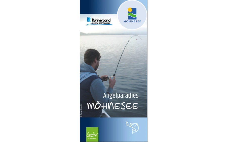 Titelseite des Flyers „Angelparadies Möhnesee" mit einer Person beim Angeln.