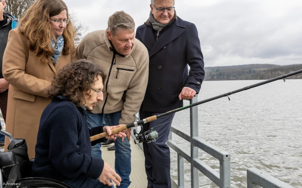 PM_Einweihung des barrierefreien Angelplatzes am Möhnesee_Foto 2 (c) Ruhrverband.JPG