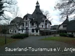 Ehemaliges Jagdschloss am Weg