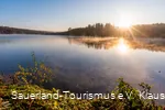 Morgennebel_HevearmMöhnesee(c)Sauerland-Tourismus e.V.  Klaus-Peter Kappest klein.png